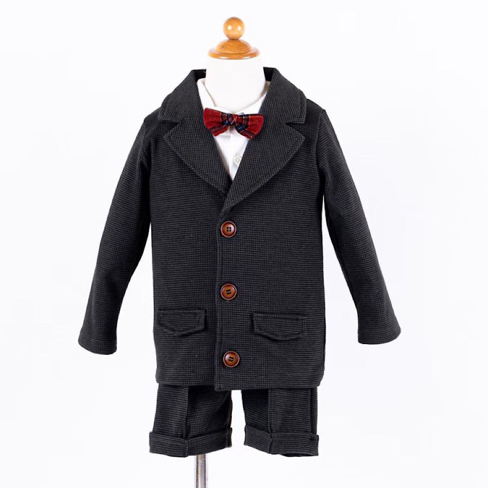 サスペンダー付きグリーンスーツ