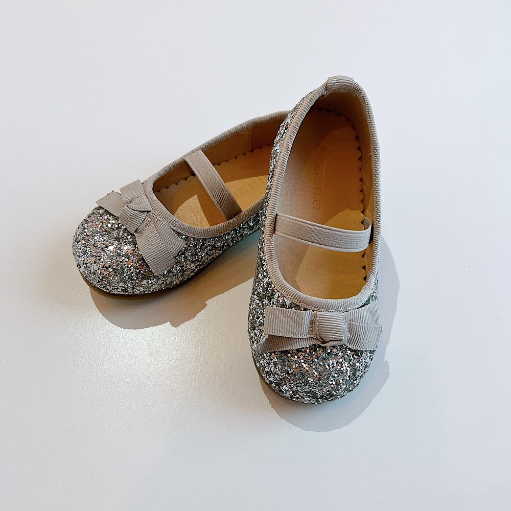 シルバーラメリボンパンプス