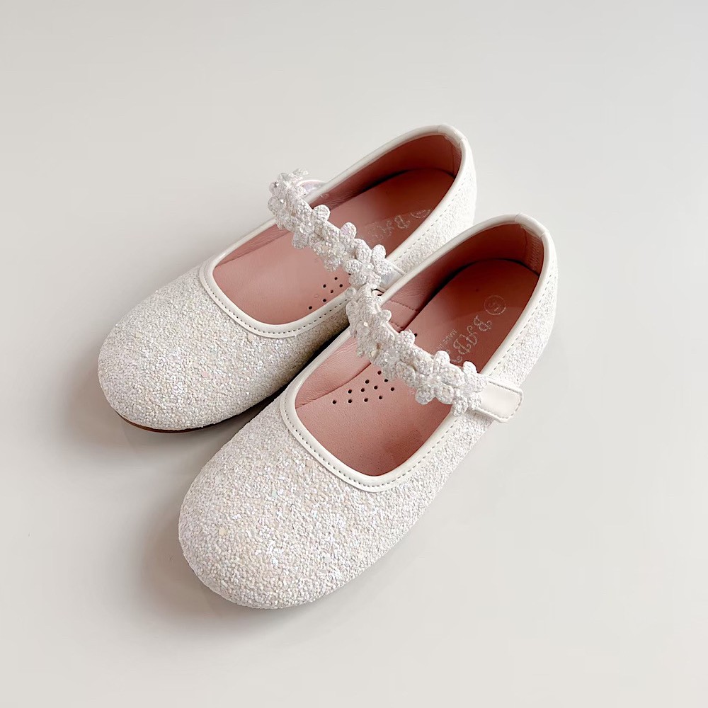 キラキラフラワーストライプパンプス　ホワイト