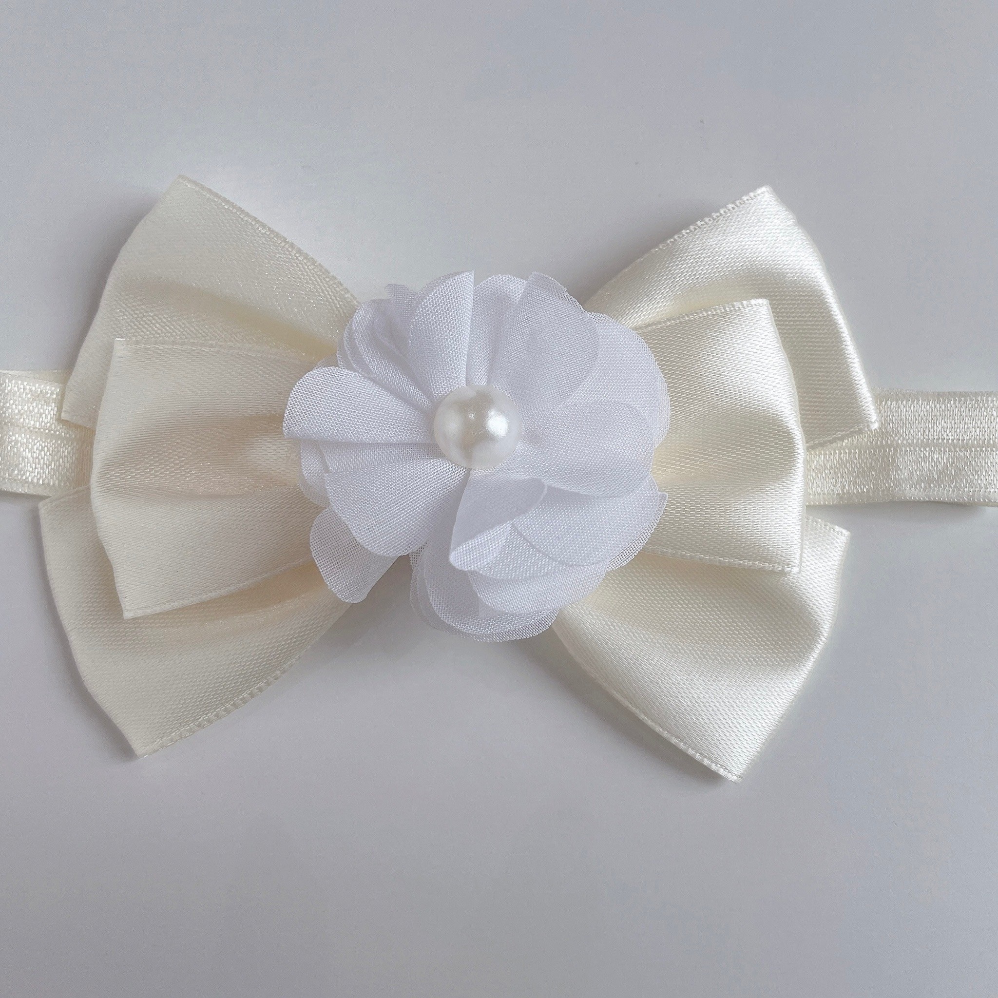 ホワイトフラワーヘアバンド