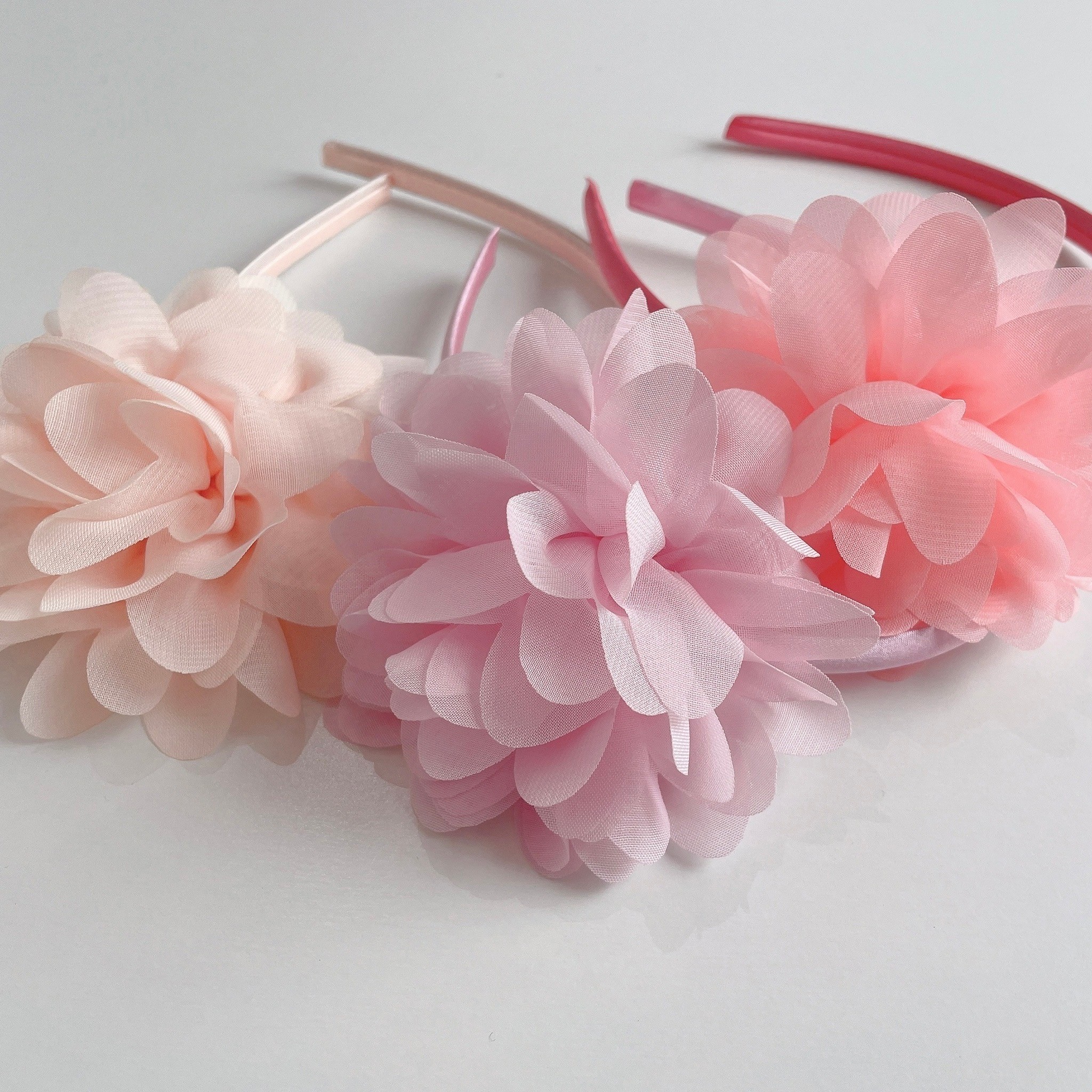 フラワーカチューシャ　ビビットピンク