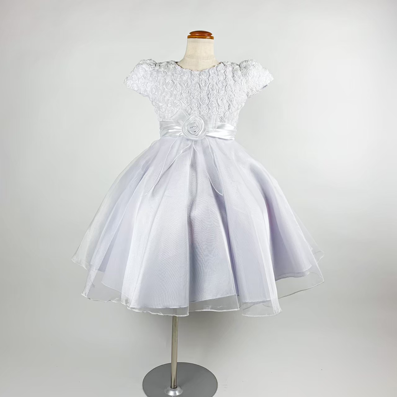 ホワイト薔薇ウエストリボンドレス