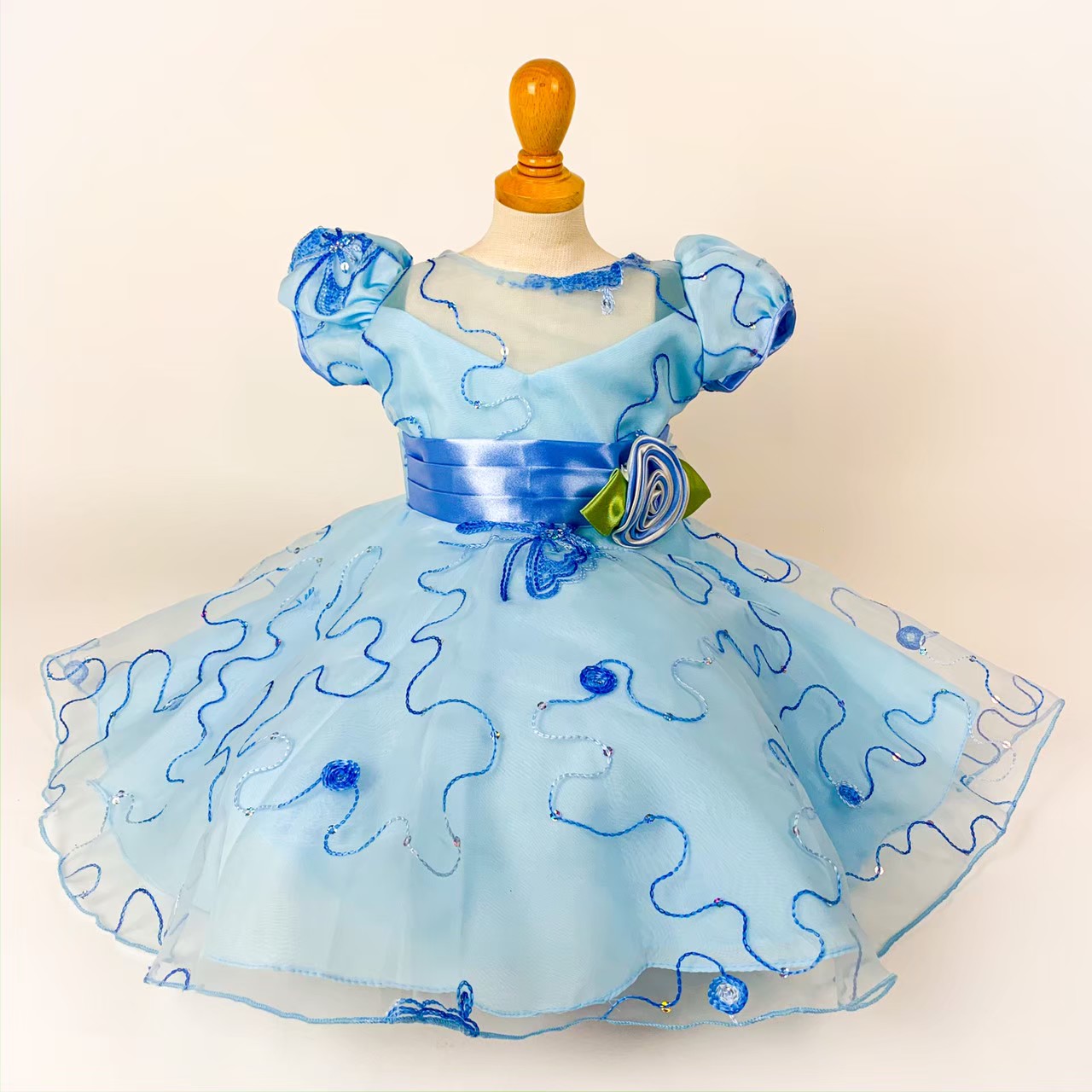 バタフライブルー刺繍ドレス